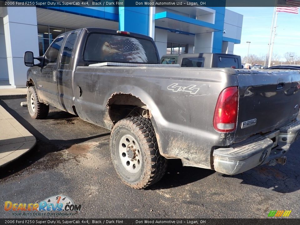 2006 Ford F250 Super Duty XL SuperCab 4x4 Black / Dark Flint Photo #5