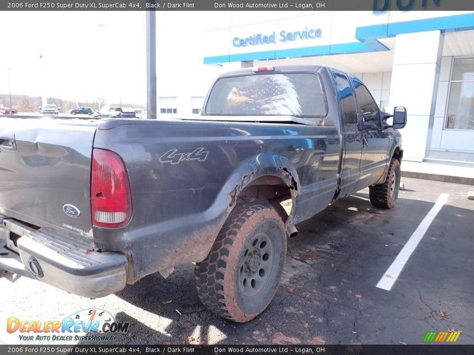 2006 Ford F250 Super Duty XL SuperCab 4x4 Black / Dark Flint Photo #7