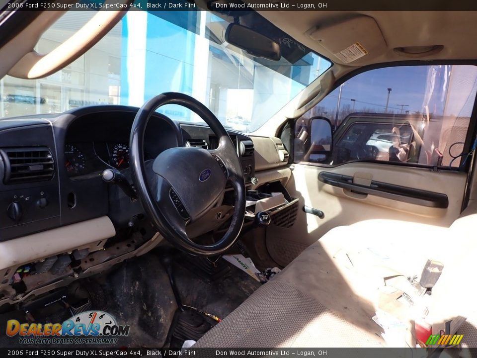 2006 Ford F250 Super Duty XL SuperCab 4x4 Black / Dark Flint Photo #8