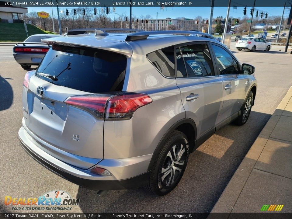 2017 Toyota RAV4 LE AWD Silver Sky Metallic / Black Photo #35