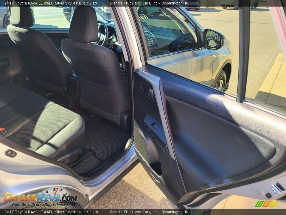 2017 Toyota RAV4 LE AWD Silver Sky Metallic / Black Photo #36