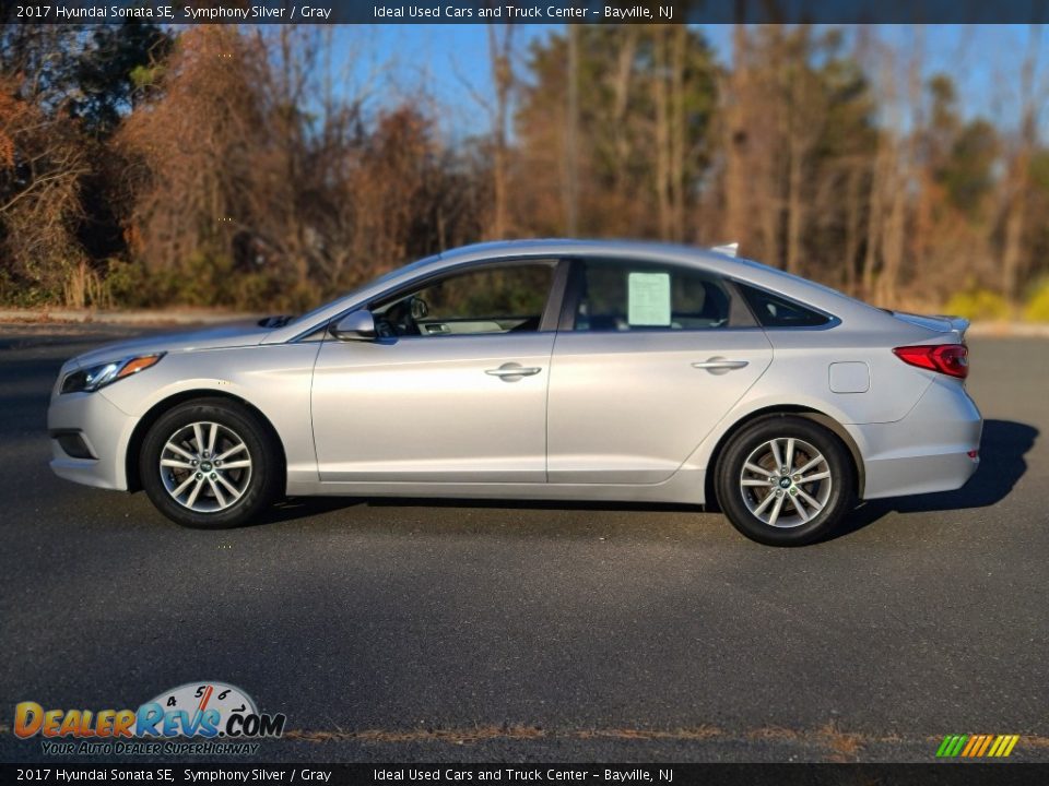 2017 Hyundai Sonata SE Symphony Silver / Gray Photo #2