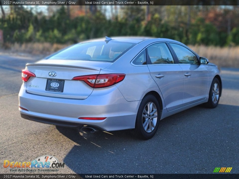 2017 Hyundai Sonata SE Symphony Silver / Gray Photo #5