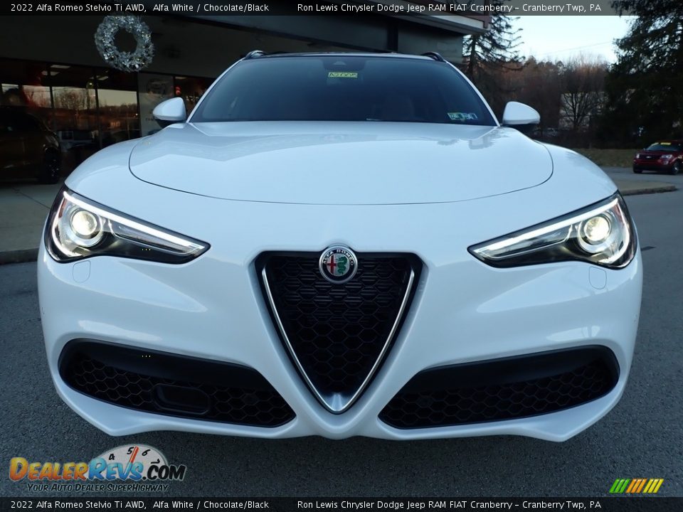 2022 Alfa Romeo Stelvio Ti AWD Alfa White / Chocolate/Black Photo #2