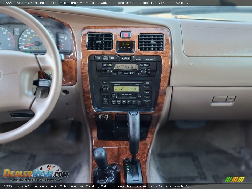 1999 Toyota 4Runner Limited 4x4 Millennium Silver Metallic / Oak Photo #20