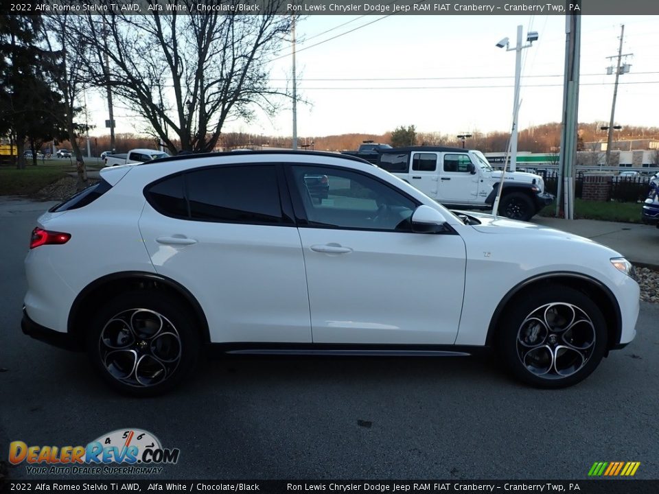 Alfa White 2022 Alfa Romeo Stelvio Ti AWD Photo #4