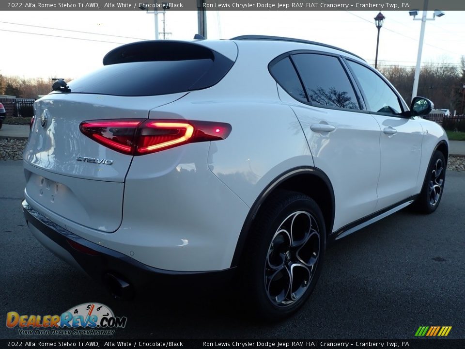 2022 Alfa Romeo Stelvio Ti AWD Alfa White / Chocolate/Black Photo #5