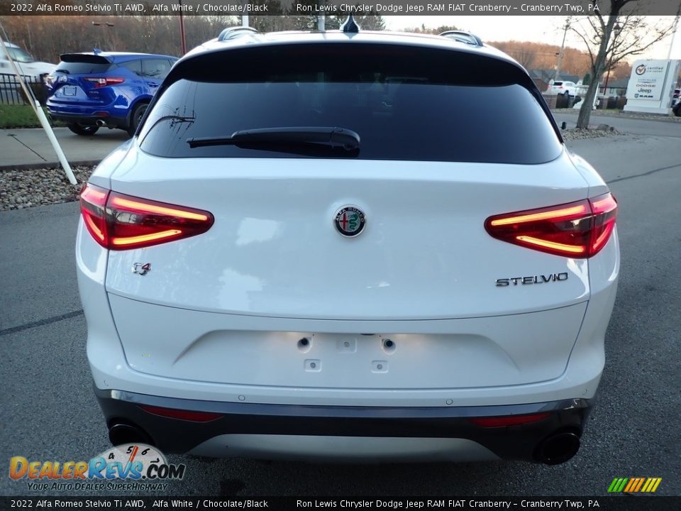 2022 Alfa Romeo Stelvio Ti AWD Alfa White / Chocolate/Black Photo #6