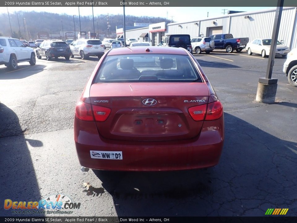2009 Hyundai Elantra SE Sedan Apple Red Pearl / Black Photo #10