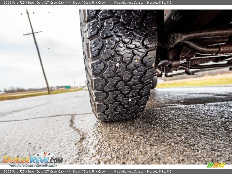 2003 Ford F250 Super Duty XLT Crew Cab 4x4 Black / Dark Flint Grey Photo #11