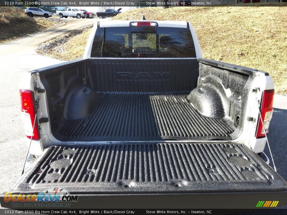 2019 Ram 1500 Big Horn Crew Cab 4x4 Bright White / Black/Diesel Gray Photo #10