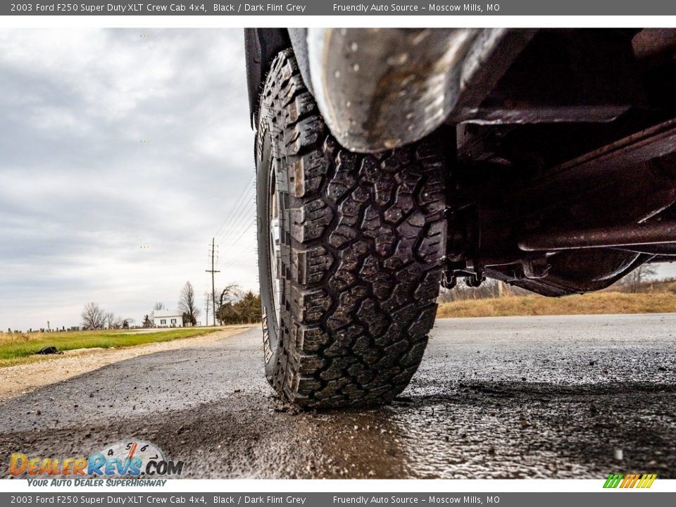 2003 Ford F250 Super Duty XLT Crew Cab 4x4 Black / Dark Flint Grey Photo #15