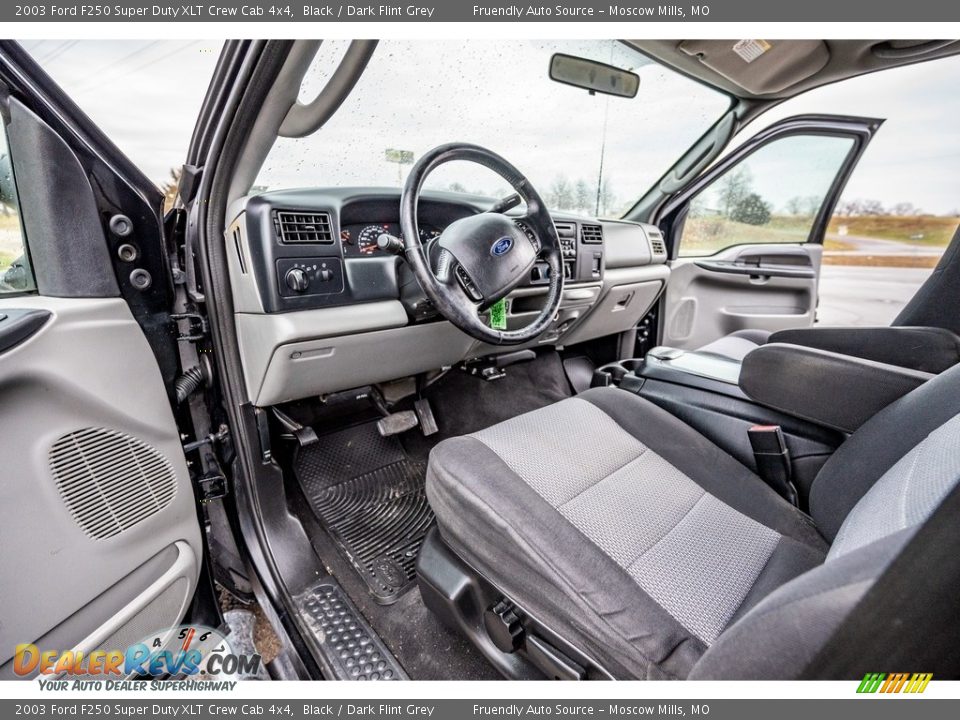 Dark Flint Grey Interior - 2003 Ford F250 Super Duty XLT Crew Cab 4x4 Photo #19