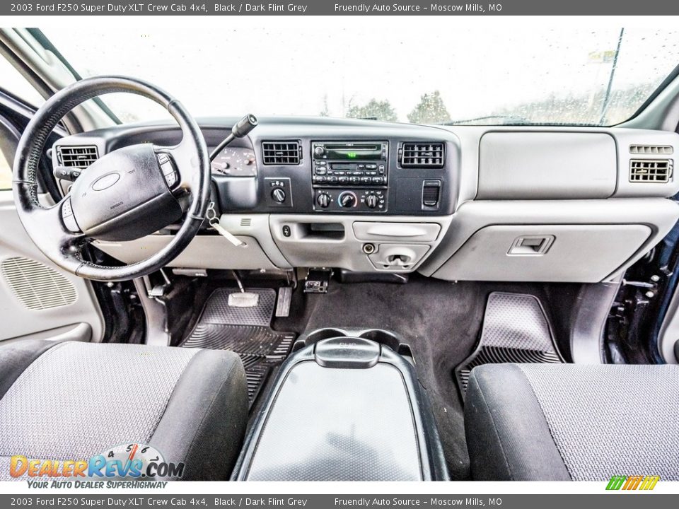 Dashboard of 2003 Ford F250 Super Duty XLT Crew Cab 4x4 Photo #30