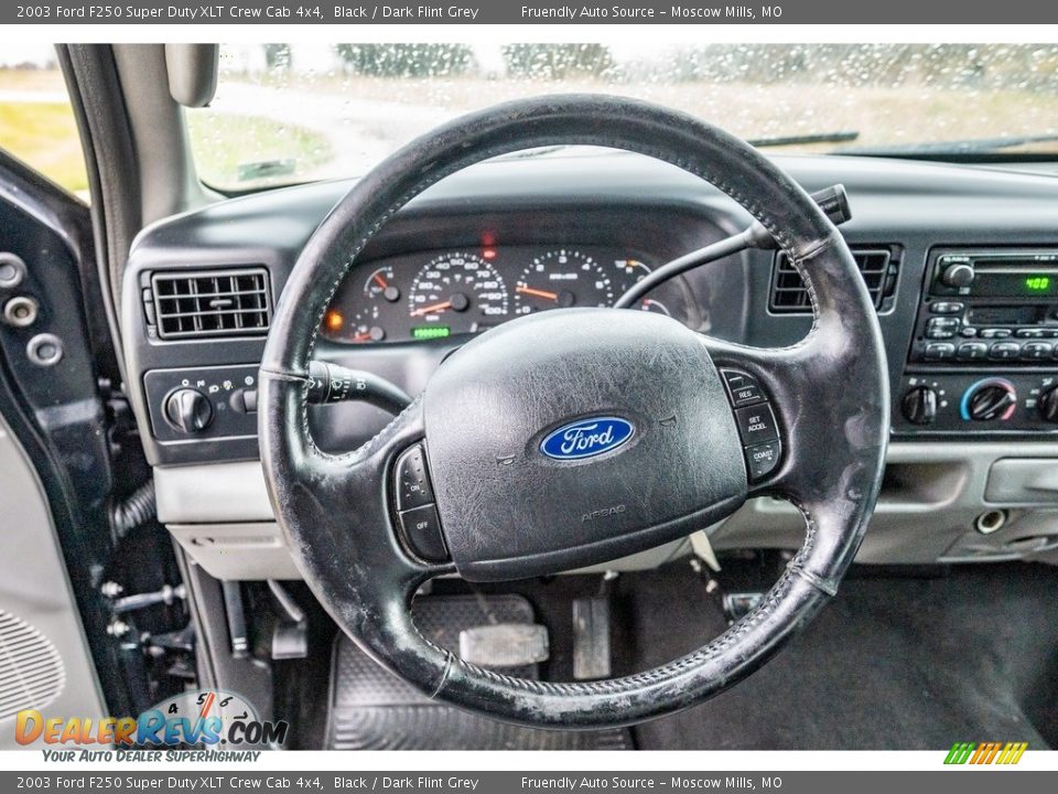 2003 Ford F250 Super Duty XLT Crew Cab 4x4 Black / Dark Flint Grey Photo #31