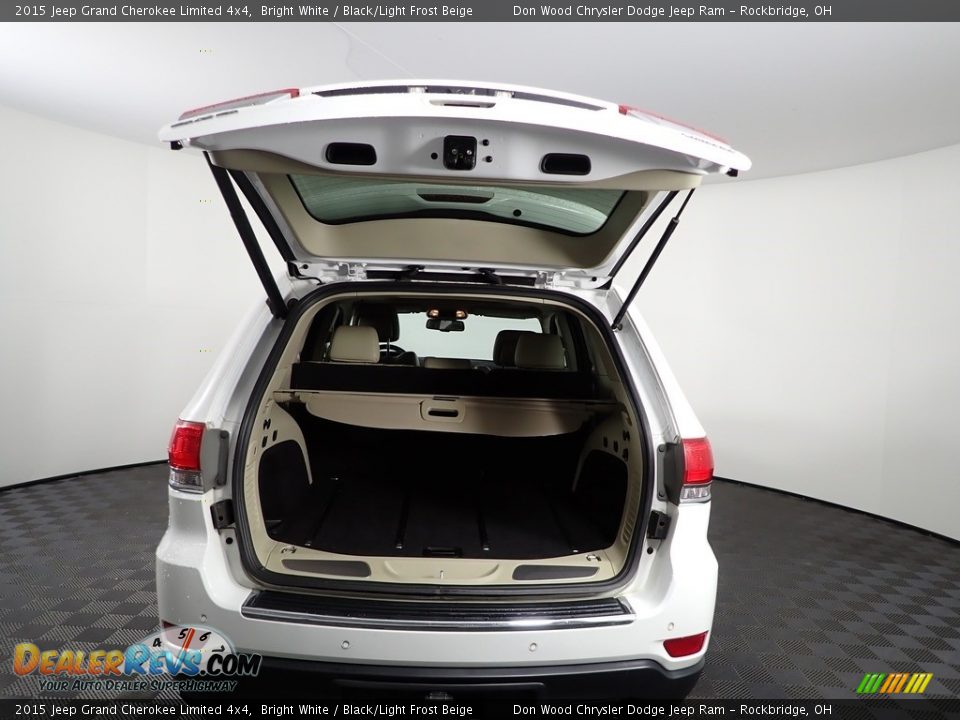 2015 Jeep Grand Cherokee Limited 4x4 Bright White / Black/Light Frost Beige Photo #16
