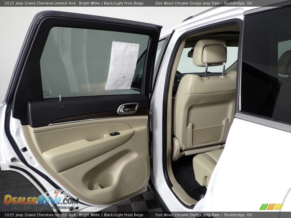 2015 Jeep Grand Cherokee Limited 4x4 Bright White / Black/Light Frost Beige Photo #31
