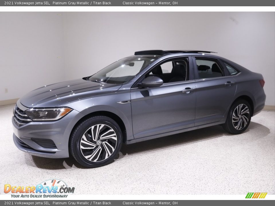Front 3/4 View of 2021 Volkswagen Jetta SEL Photo #3