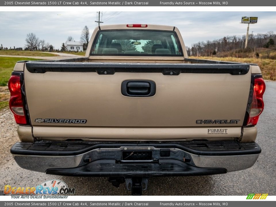 2005 Chevrolet Silverado 1500 LT Crew Cab 4x4 Sandstone Metallic / Dark Charcoal Photo #4