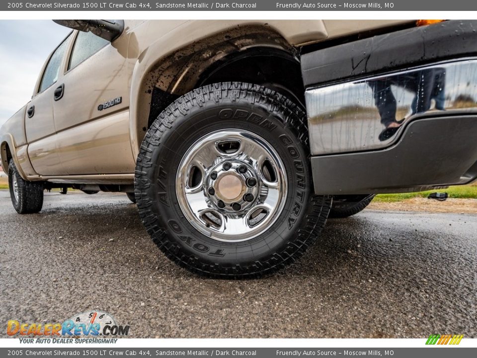 2005 Chevrolet Silverado 1500 LT Crew Cab 4x4 Sandstone Metallic / Dark Charcoal Photo #8