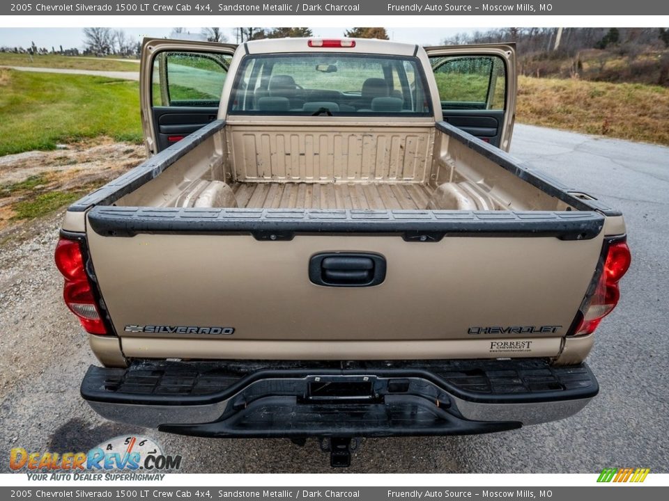 2005 Chevrolet Silverado 1500 LT Crew Cab 4x4 Sandstone Metallic / Dark Charcoal Photo #10