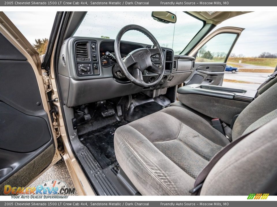 Dark Charcoal Interior - 2005 Chevrolet Silverado 1500 LT Crew Cab 4x4 Photo #12