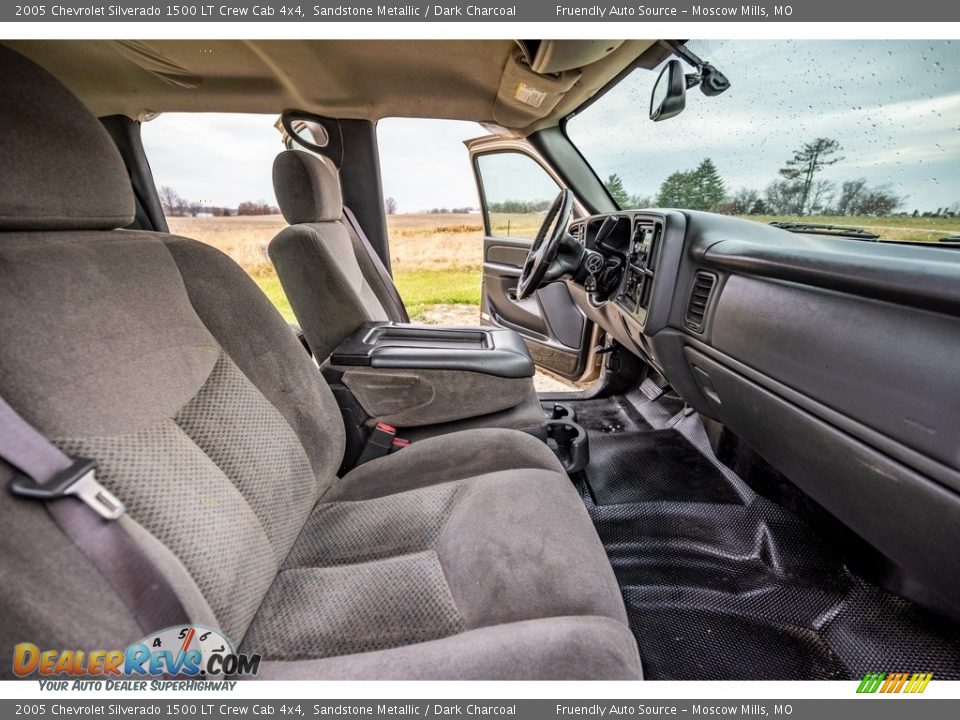 2005 Chevrolet Silverado 1500 LT Crew Cab 4x4 Sandstone Metallic / Dark Charcoal Photo #13