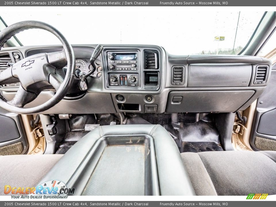 Dashboard of 2005 Chevrolet Silverado 1500 LT Crew Cab 4x4 Photo #21