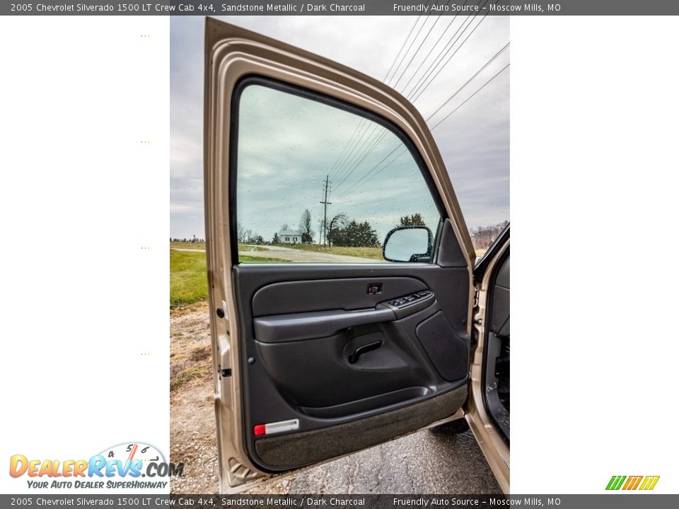 Door Panel of 2005 Chevrolet Silverado 1500 LT Crew Cab 4x4 Photo #29