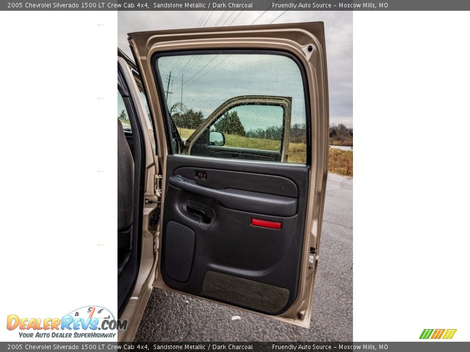 Door Panel of 2005 Chevrolet Silverado 1500 LT Crew Cab 4x4 Photo #31