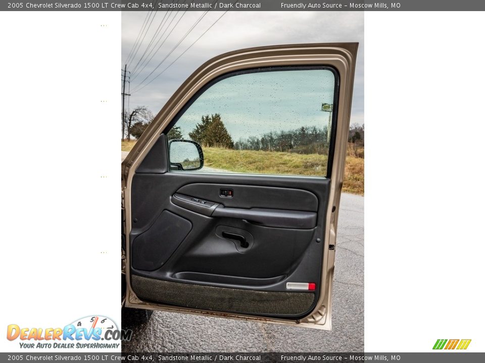 Door Panel of 2005 Chevrolet Silverado 1500 LT Crew Cab 4x4 Photo #32