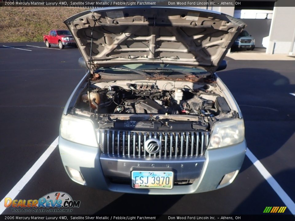 2006 Mercury Mariner Luxury 4WD Satellite Silver Metallic / Pebble/Light Parchment Photo #5