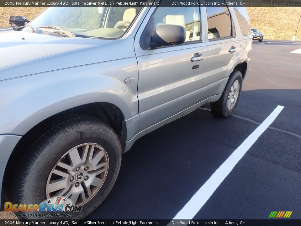 2006 Mercury Mariner Luxury 4WD Satellite Silver Metallic / Pebble/Light Parchment Photo #8