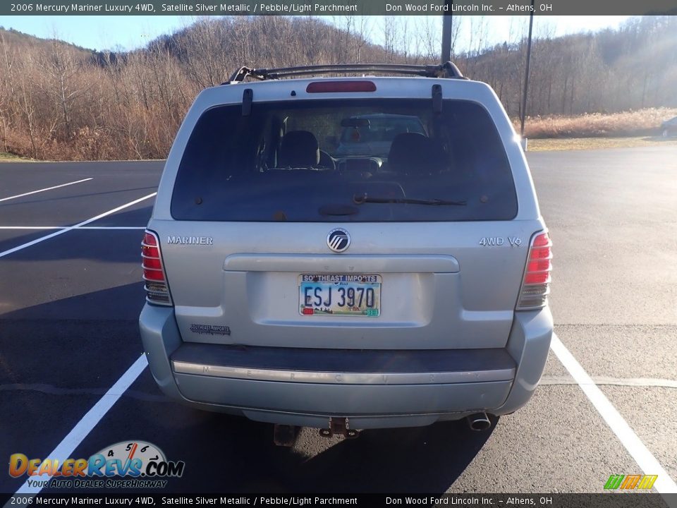 2006 Mercury Mariner Luxury 4WD Satellite Silver Metallic / Pebble/Light Parchment Photo #10