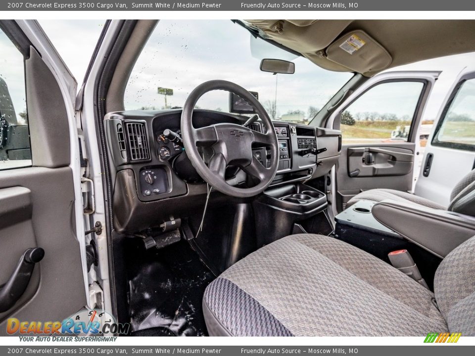 2007 Chevrolet Express 3500 Cargo Van Summit White / Medium Pewter Photo #19