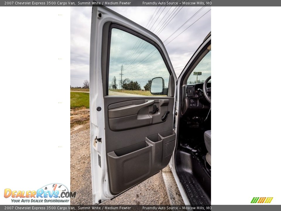 2007 Chevrolet Express 3500 Cargo Van Summit White / Medium Pewter Photo #20