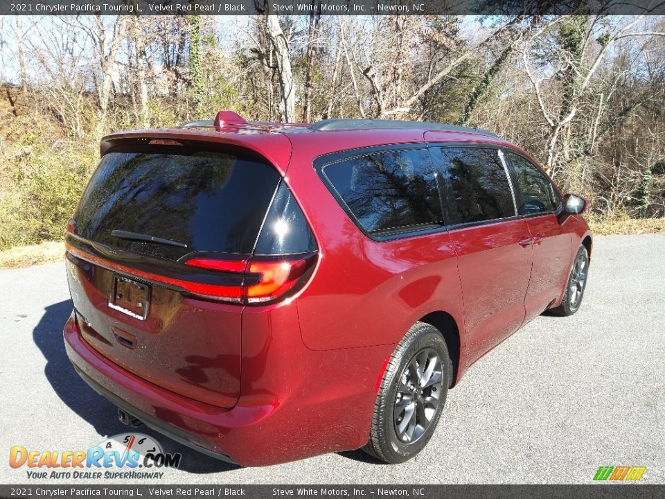 2021 Chrysler Pacifica Touring L Velvet Red Pearl / Black Photo #6