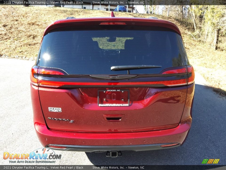 2021 Chrysler Pacifica Touring L Velvet Red Pearl / Black Photo #7