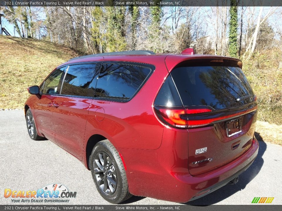 2021 Chrysler Pacifica Touring L Velvet Red Pearl / Black Photo #8