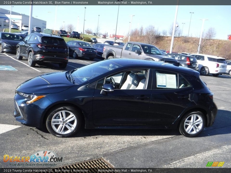 2019 Toyota Corolla Hatchback SE Blue Flame / Moonstone Photo #6