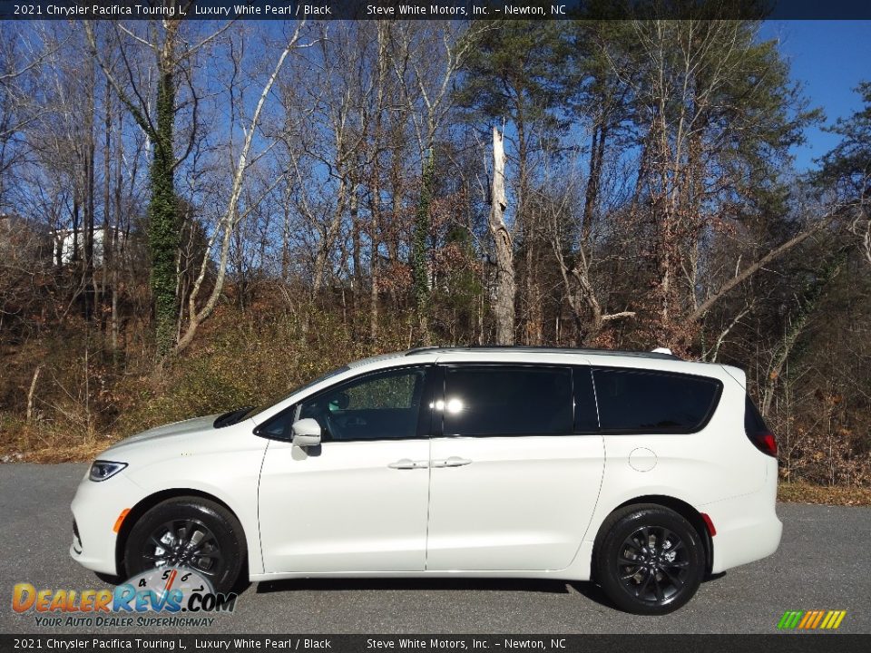 2021 Chrysler Pacifica Touring L Luxury White Pearl / Black Photo #1