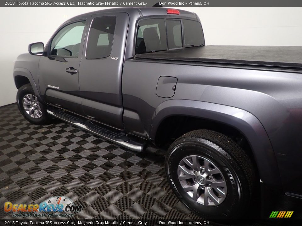 2018 Toyota Tacoma SR5 Access Cab Magnetic Gray Metallic / Cement Gray Photo #17