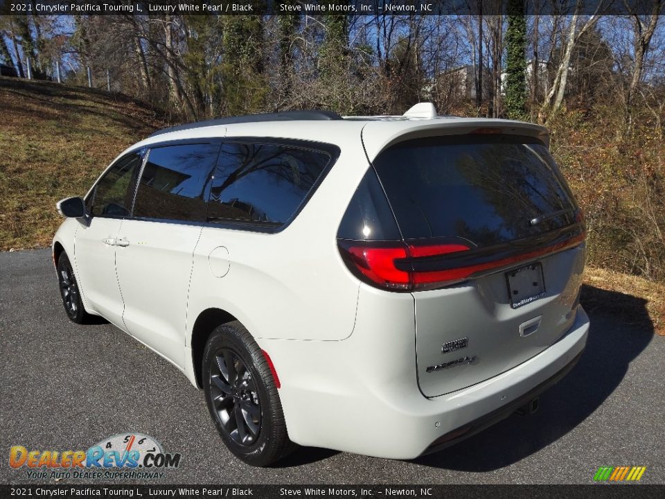 2021 Chrysler Pacifica Touring L Luxury White Pearl / Black Photo #8