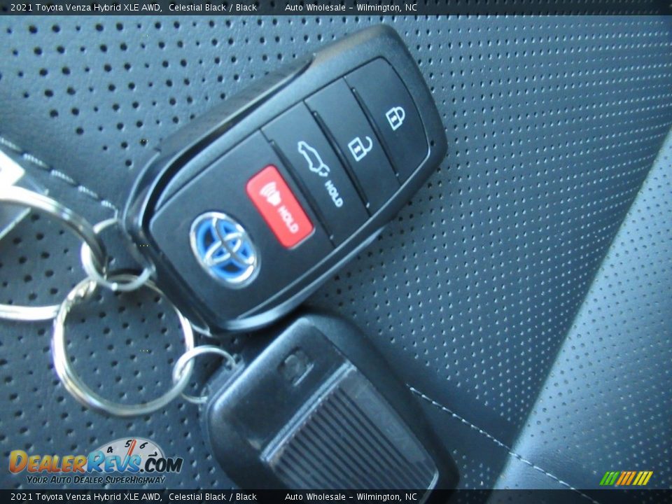 Keys of 2021 Toyota Venza Hybrid XLE AWD Photo #20