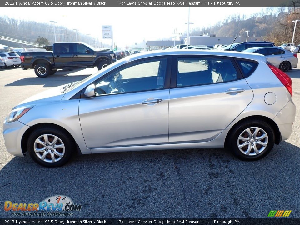 2013 Hyundai Accent GS 5 Door Ironman Silver / Black Photo #2