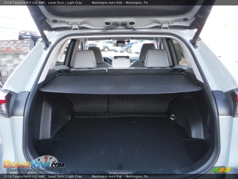 2019 Toyota RAV4 XLE AWD Lunar Rock / Light Gray Photo #28