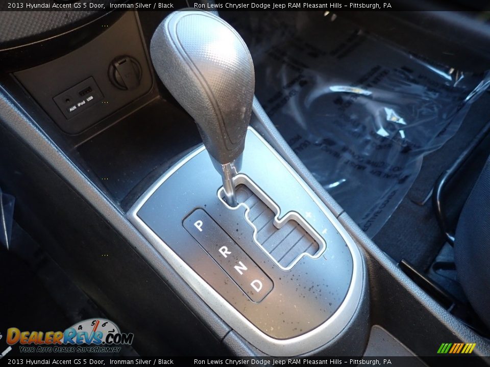 2013 Hyundai Accent GS 5 Door Ironman Silver / Black Photo #16