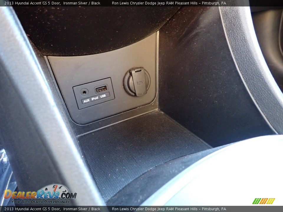 2013 Hyundai Accent GS 5 Door Ironman Silver / Black Photo #17