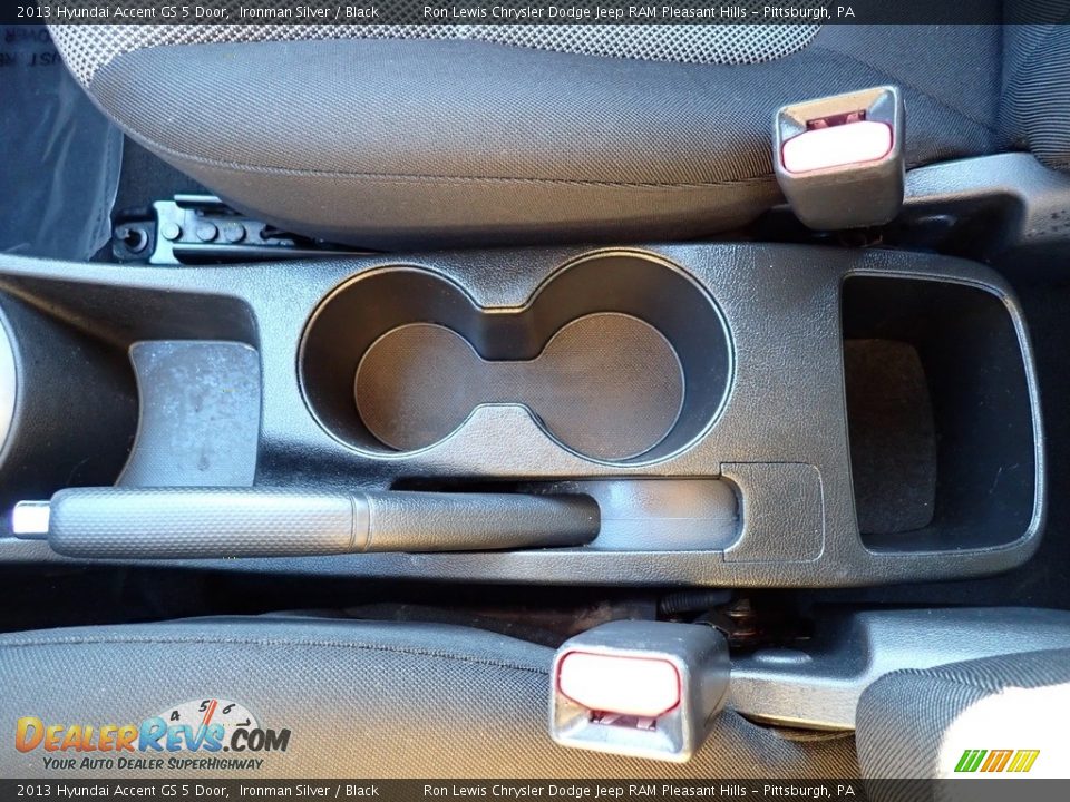 2013 Hyundai Accent GS 5 Door Ironman Silver / Black Photo #18