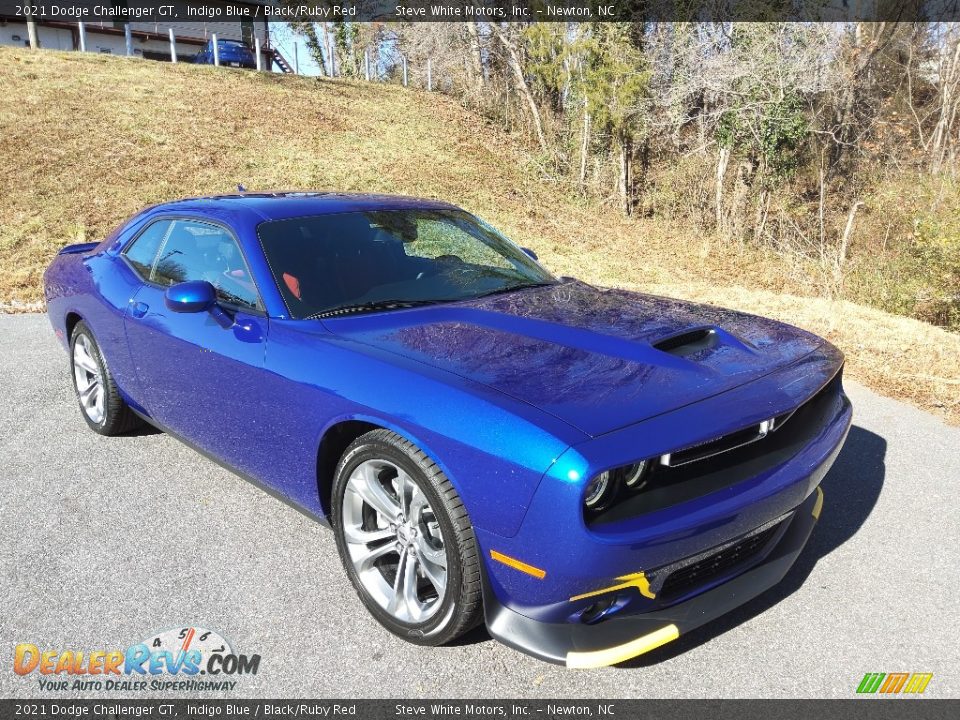Front 3/4 View of 2021 Dodge Challenger GT Photo #4